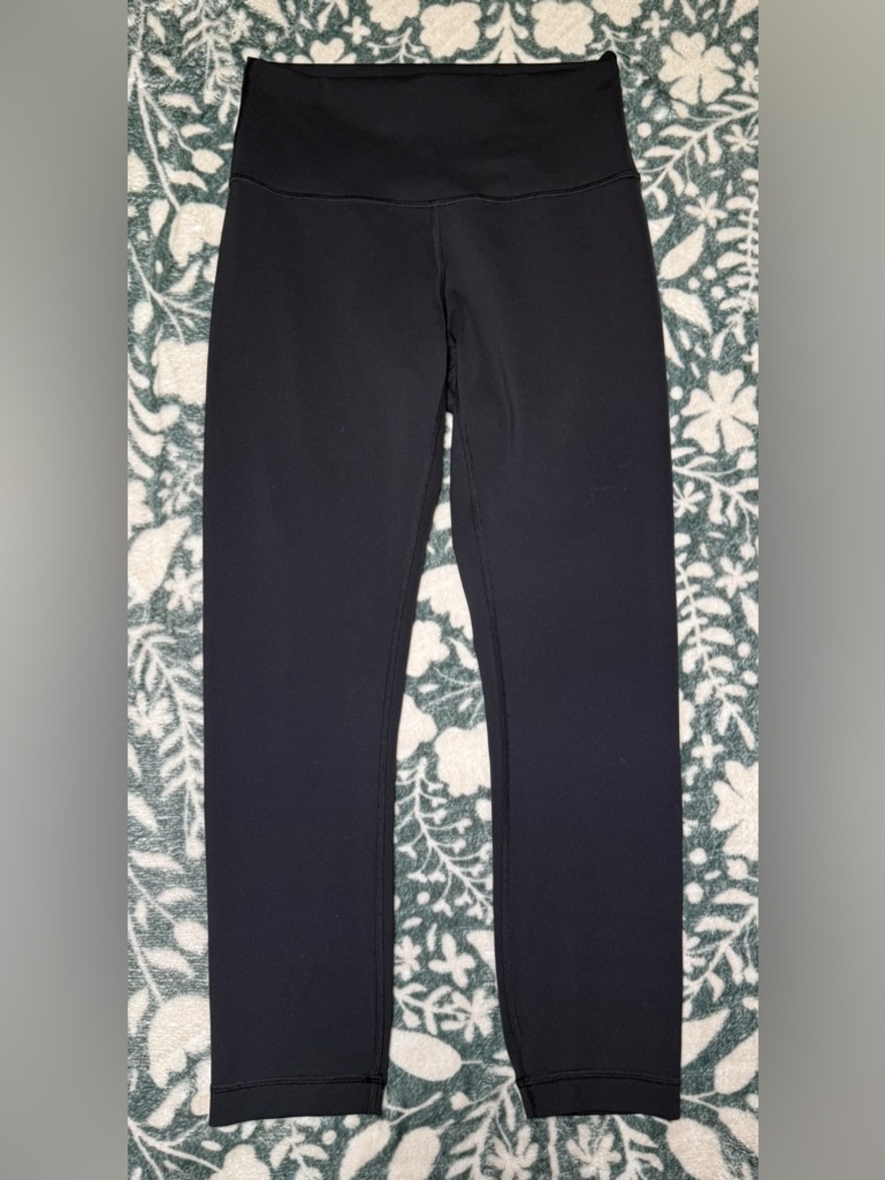 Black Lululemon leggings size 6